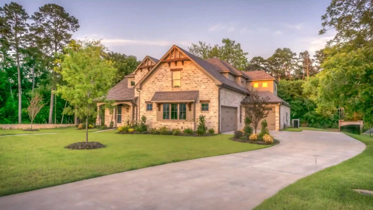 Top 10 Design Trends for Custom Homes in 2025 
